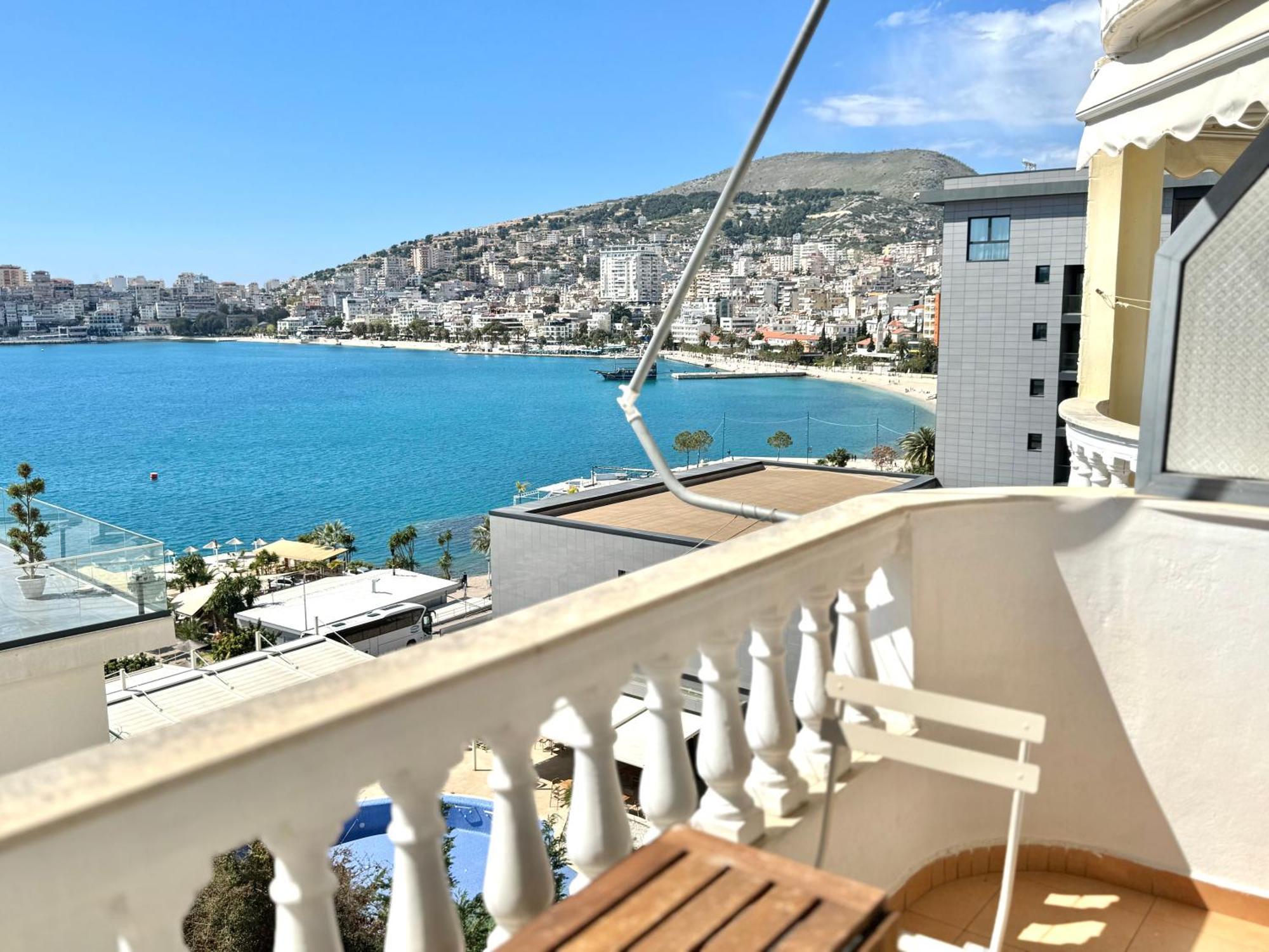 Sun & Sea Apartment Saranda Buitenkant foto