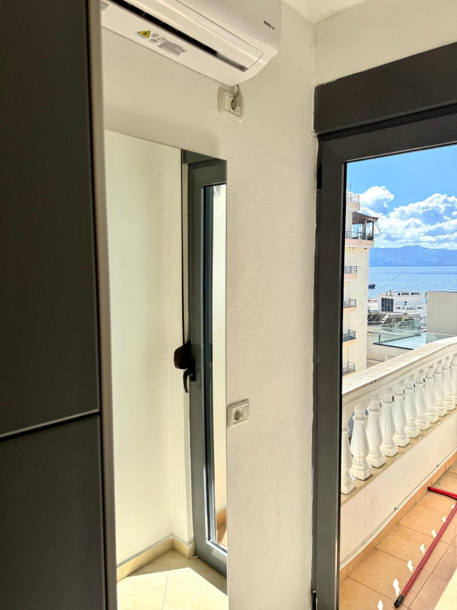 Sun & Sea Apartment Saranda Buitenkant foto
