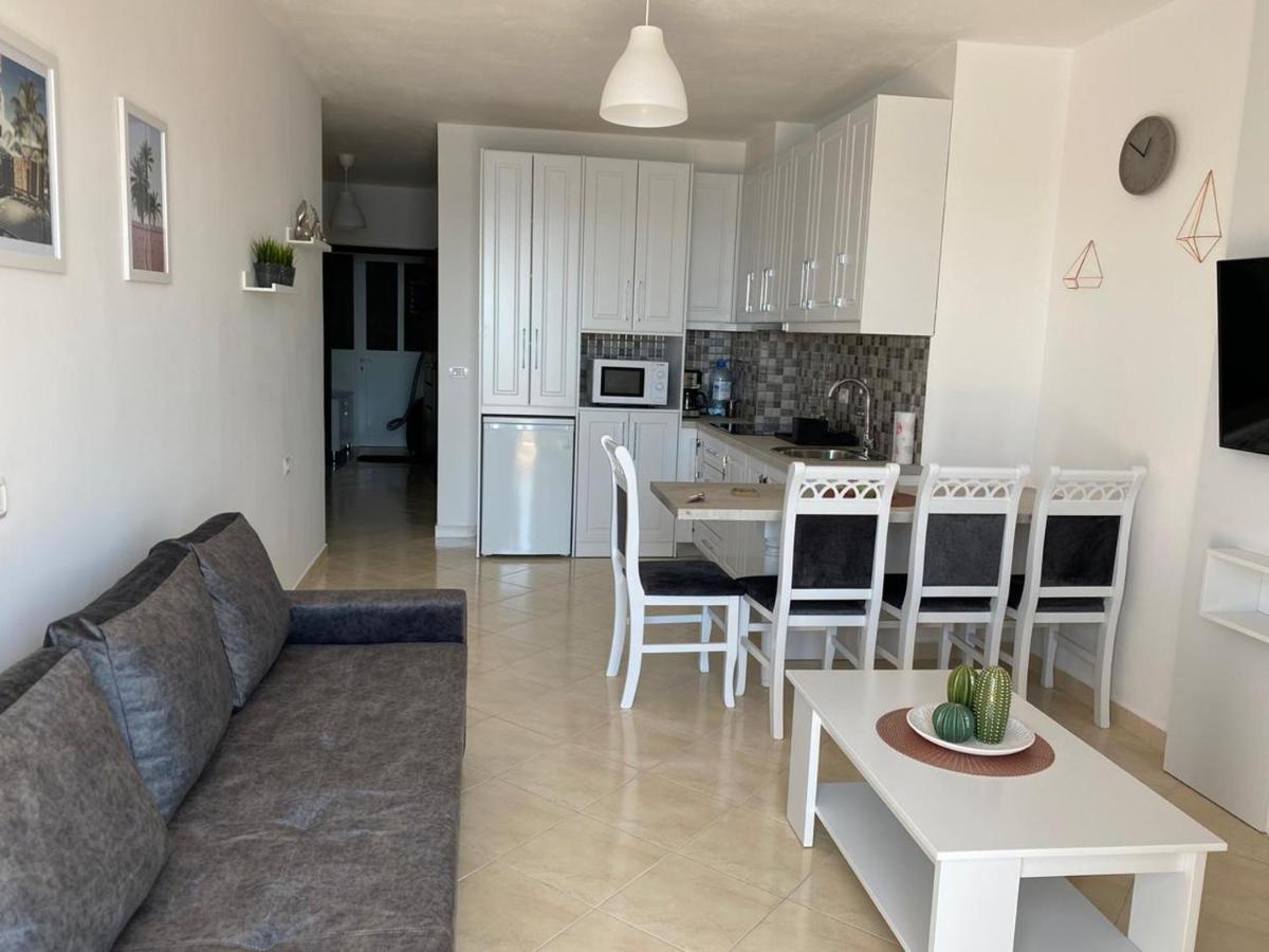 Sun & Sea Apartment Saranda Buitenkant foto